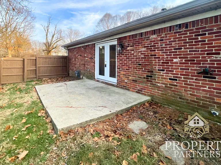 1402 N High School Rd #1404 — Photo 9