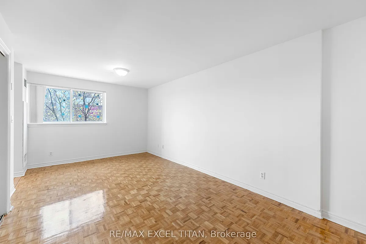 Building Photo - 1407 Dupont St #409