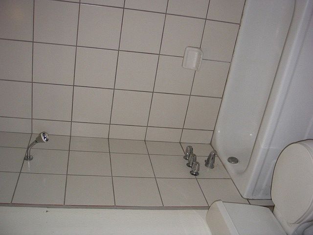 2314 N BATHROOM