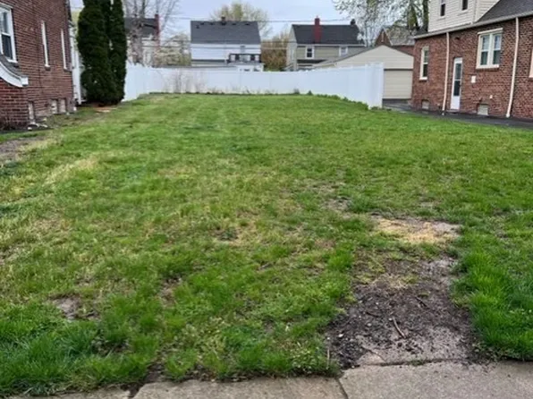 90 E 217th St, Euclid, OH 44123