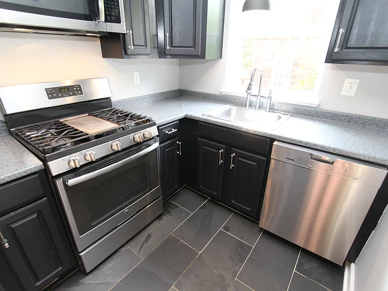 2713 Arcola Ave — Photo 7