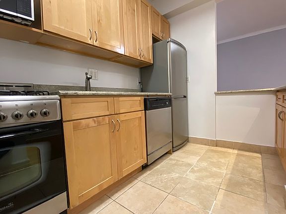 5th image of 223 2nd Ave APT 3J