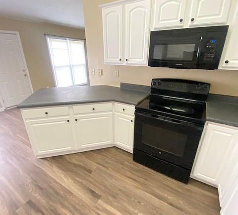 3rd image of 9369 Brancaster Dr