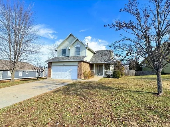 703 Shamrock Ln, Warrensburg, MO 64093