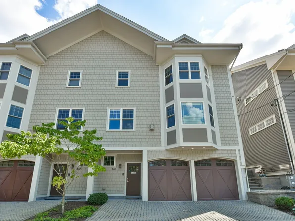 132 Newton St Unit 132, Brighton, MA 02135