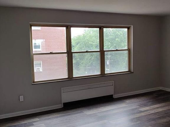 2nd image of 13800 Shaker Blvd APT 606