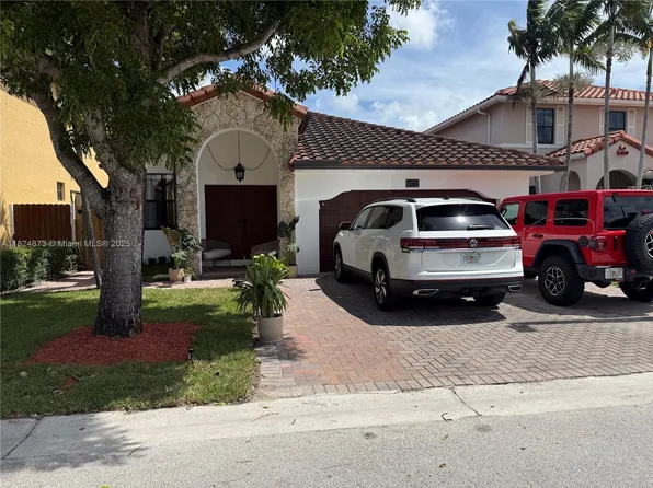 9772 NW 9th St, Miami, FL 33172
