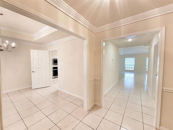 3rd image of 3225 Patagonia St