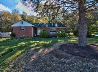 32 Myrtle St, Waymart, PA 18472