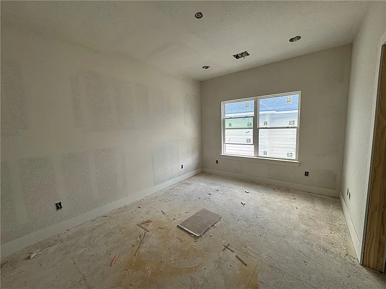 215 Richards St #B — Photo 7