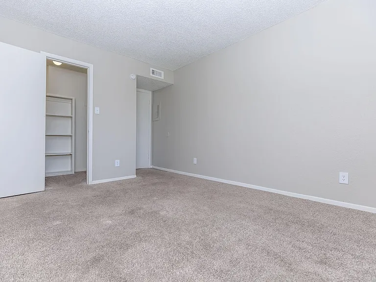 Villas at Alameda — Photo 72