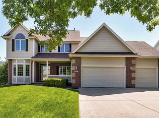 7465 Barnsley Dr, Johnston, IA 50131