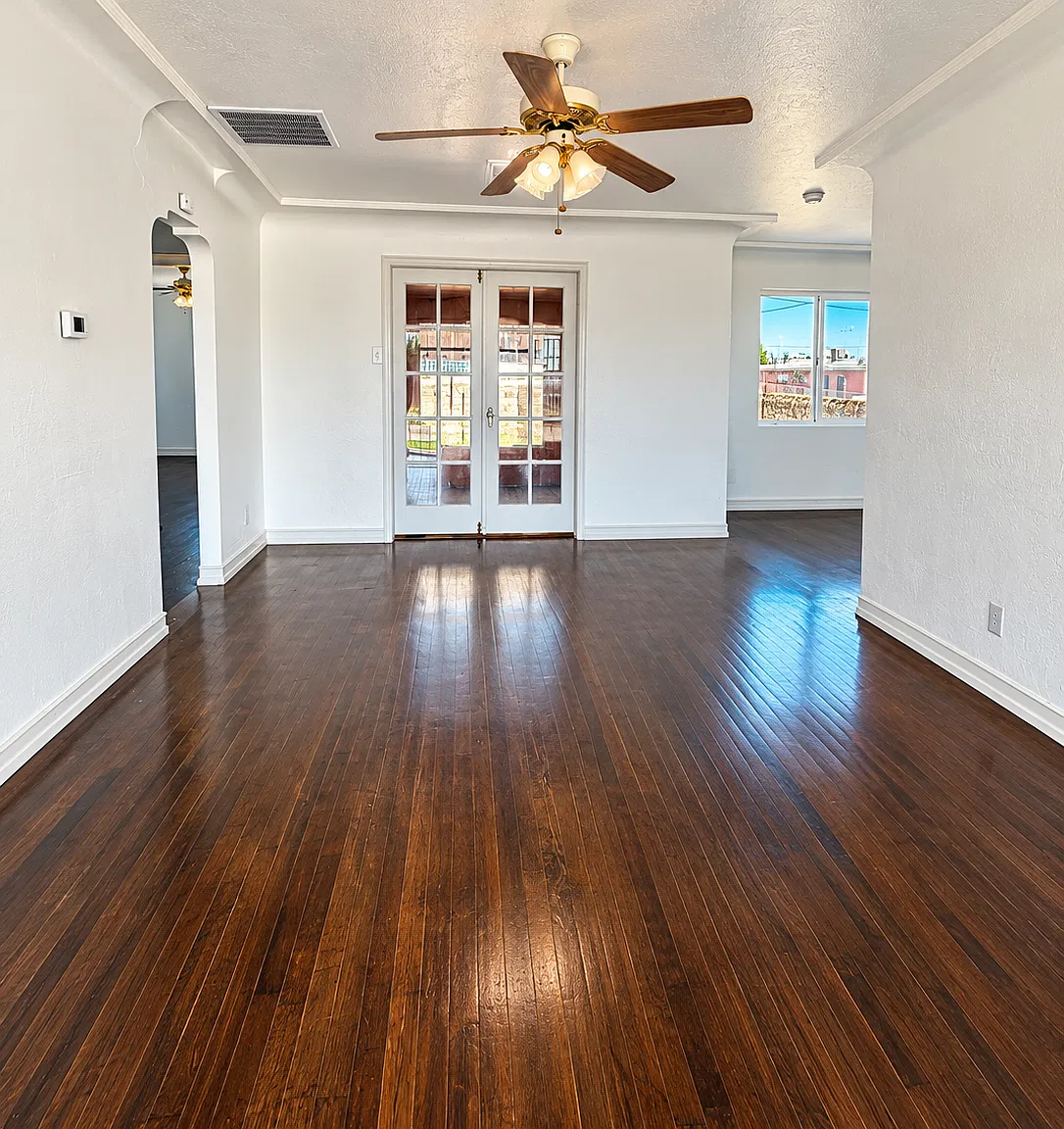 3831 Van Buren Ave — Photo 2