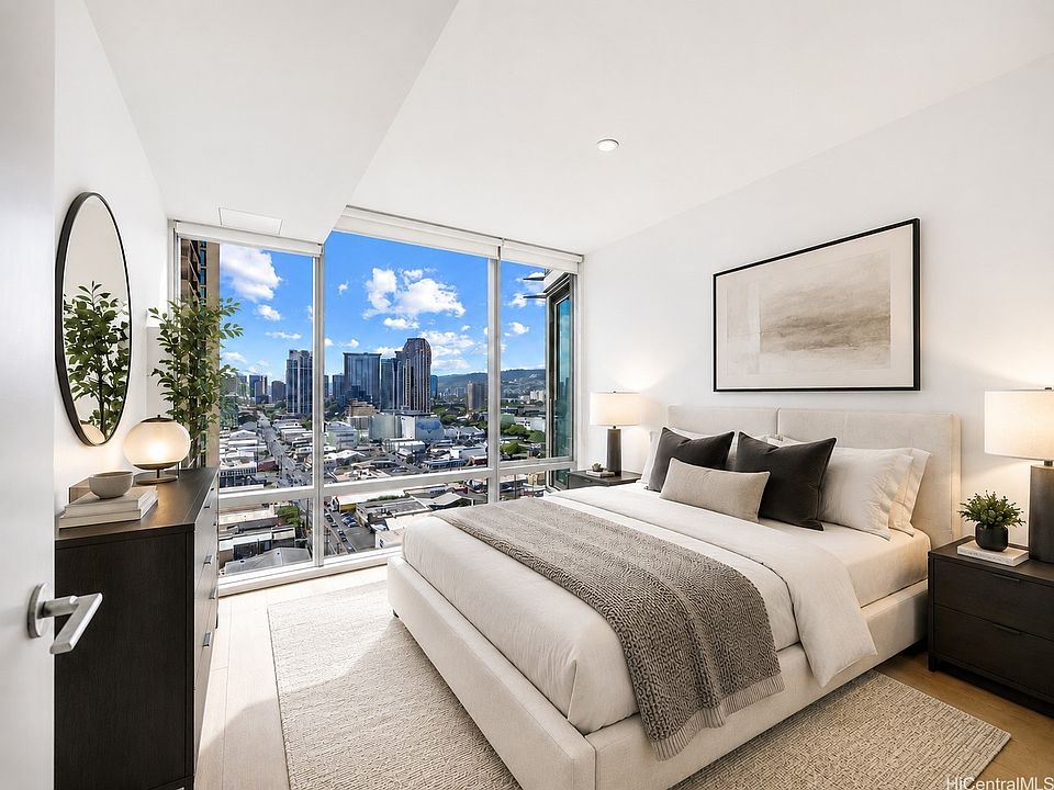 1st image of 1001 Queen St #1713