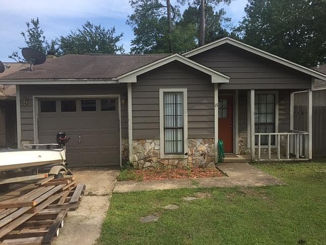 Front of house. Parking for 2 cars