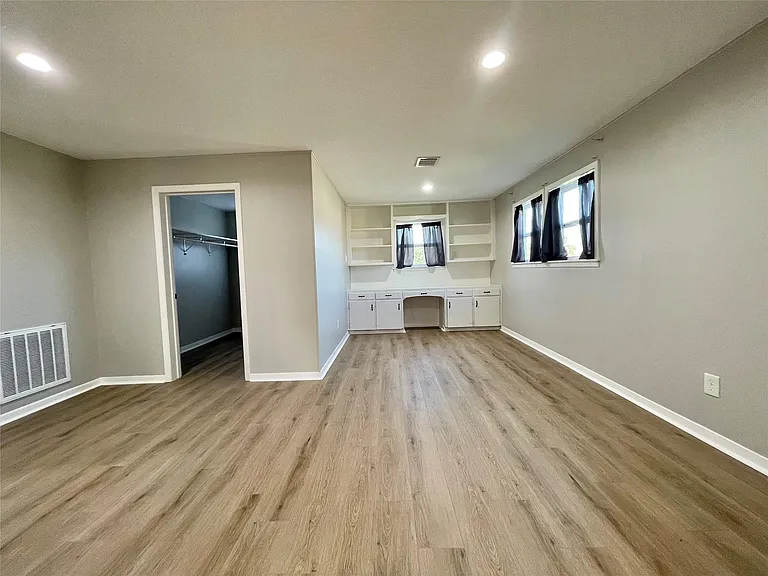 817 N Valderas St — Photo 5