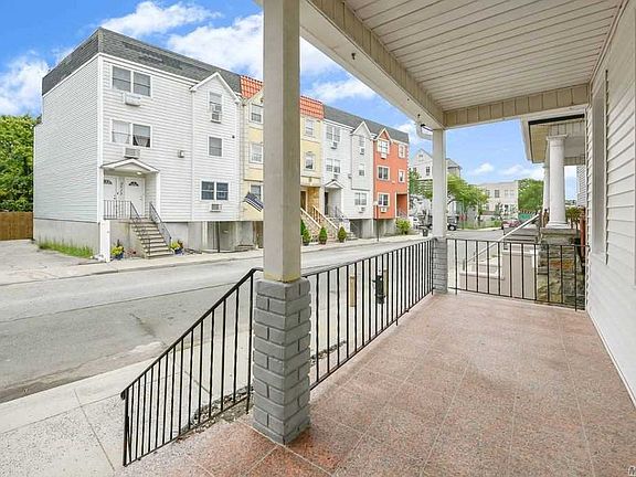 3rd image of 9010 Holland Ave