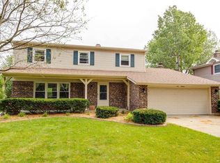 1016 Michaels Ln, Libertyville, IL