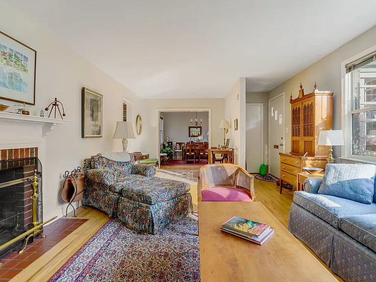 2700 N Dinwiddie St — Photo 13