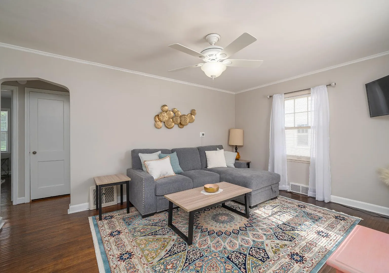 1219 S Glendale — Photo 3