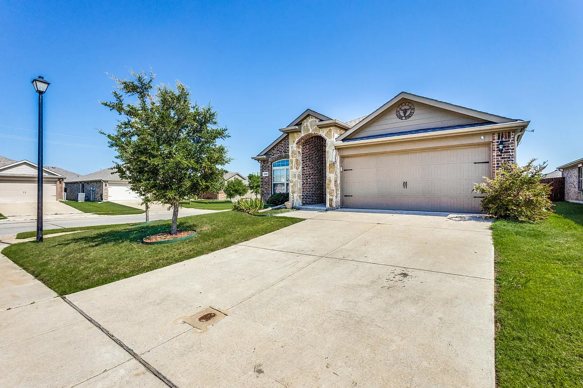Building Photo - 1101 Rainer Dr