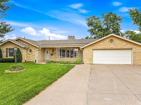 702 N 72nd Ave, Omaha, NE 68114