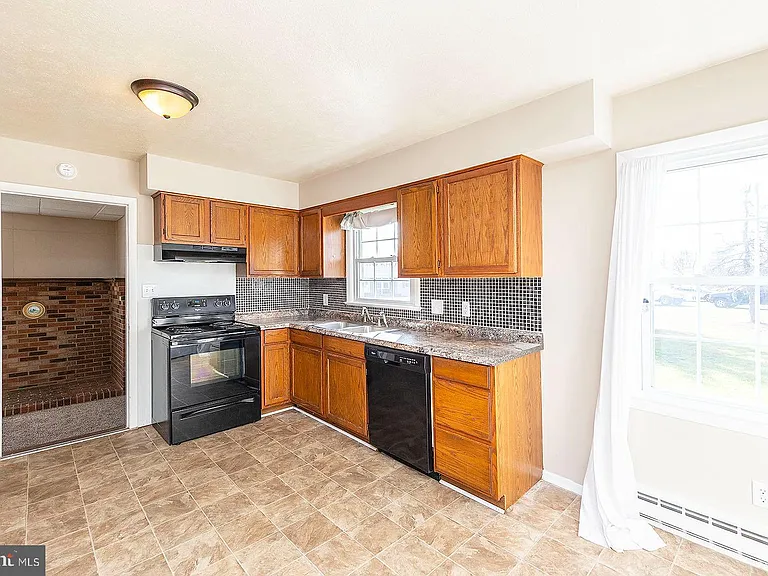 120 Meadowlark Ln — Photo 9