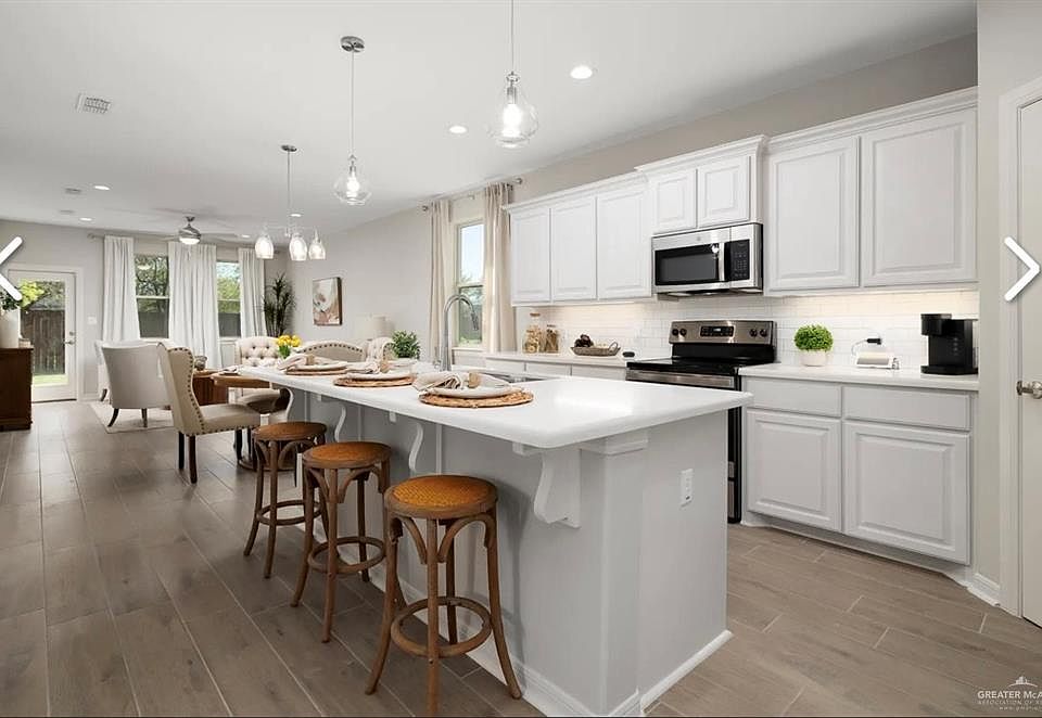 2nd image of 2604 N Plumbago Ave