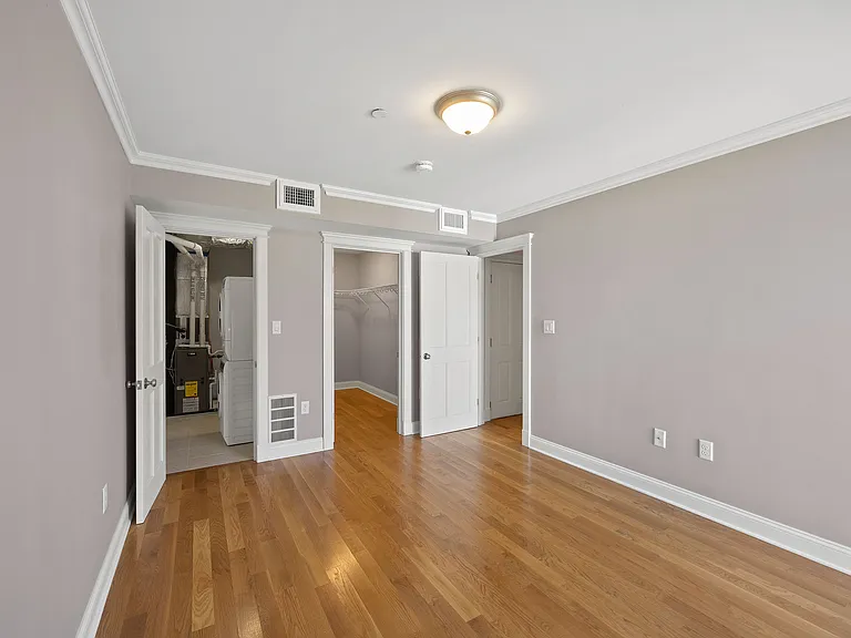 25 Howland St #3 — Photo 10