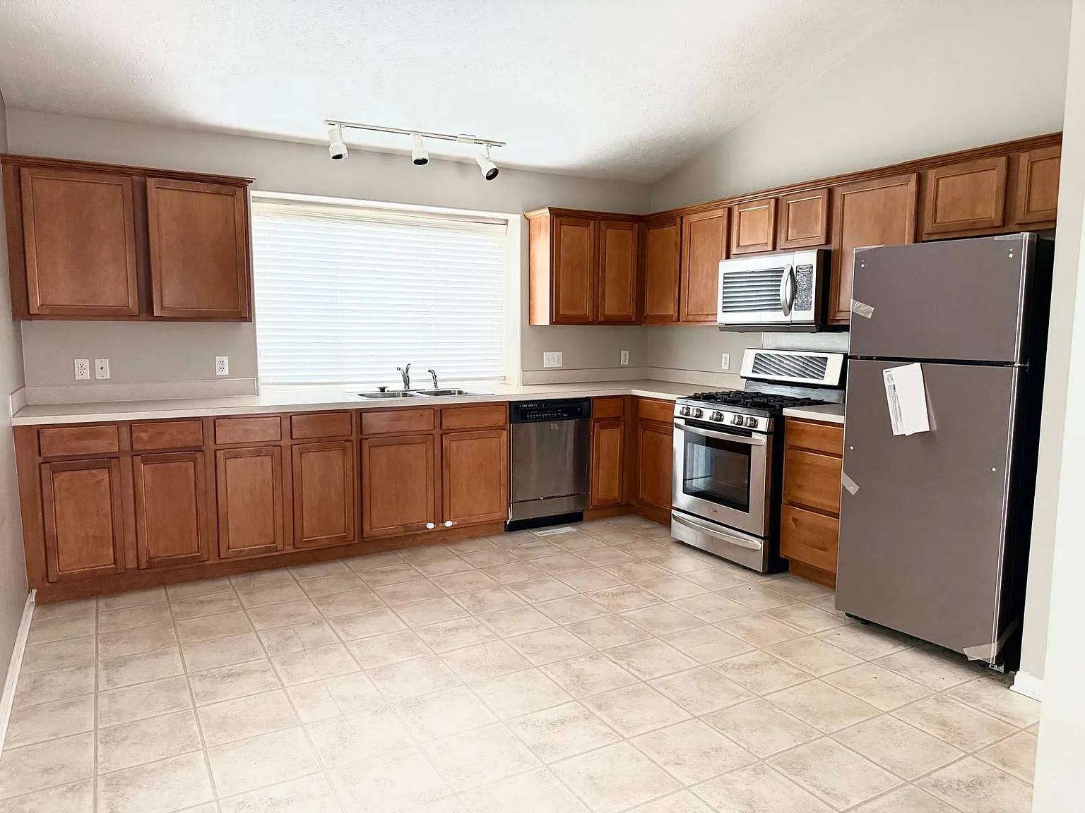 17203 Spaulding Street — Photo 4
