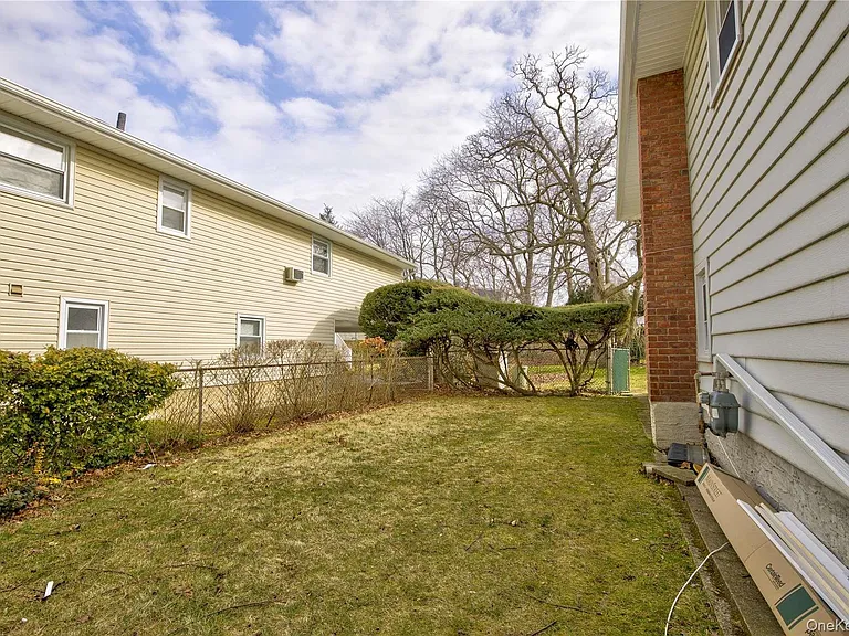 207 Catherine Ave — Photo 23