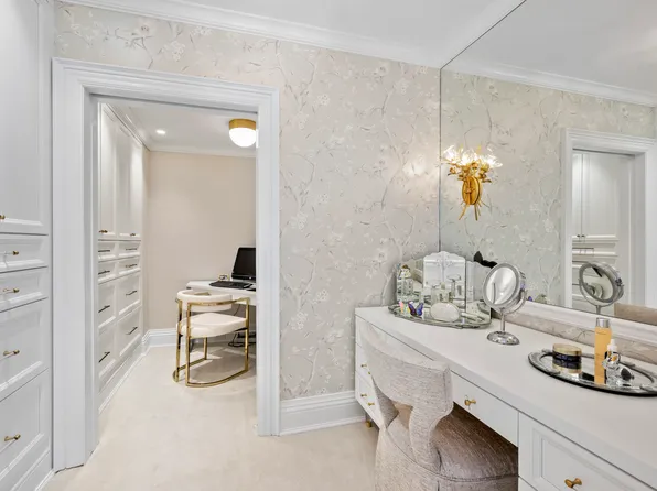 350 East 57th Street image 8 of 14