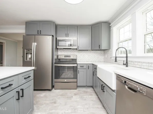 425 Sewanee St, Harriman, TN 37748