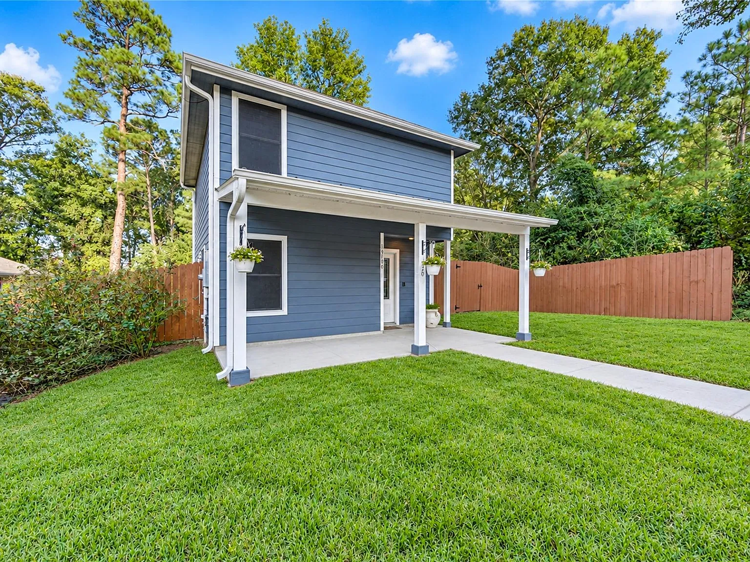 2 bed, 1.5 bath, 976 sqft, $1,200 — Photo 3