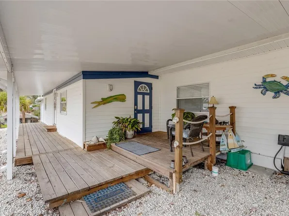 130 Indian Creek Rd, Oak Hill, FL 32759