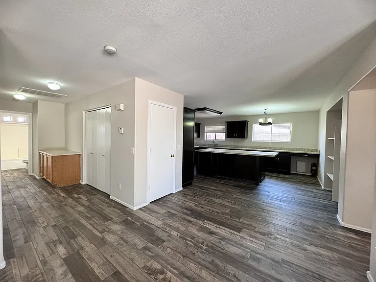 9138 W Ross Ave — Photo 45