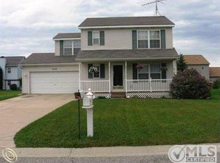 2359 Redbud Dr, Howell, MI 48855