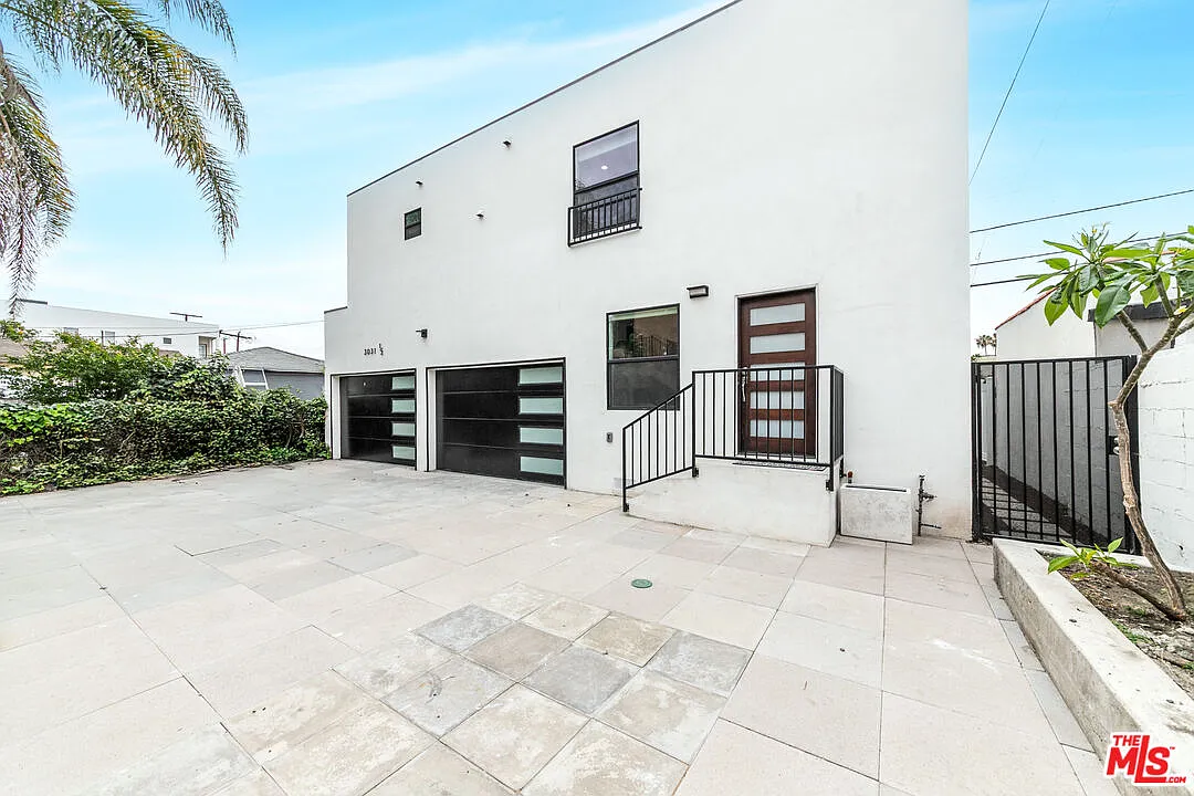 Building Photo - 3031 1/2 Wellington Rd