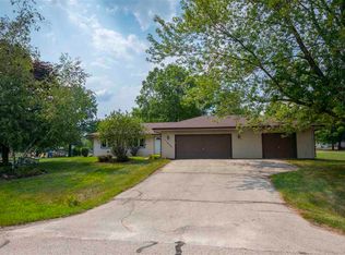 11686 Balsa Ln, Roscoe, IL 61073