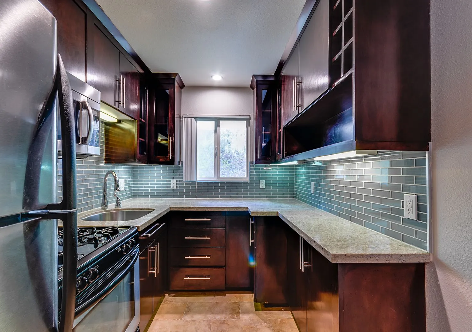 Canyonwood Apartments — Photo 1