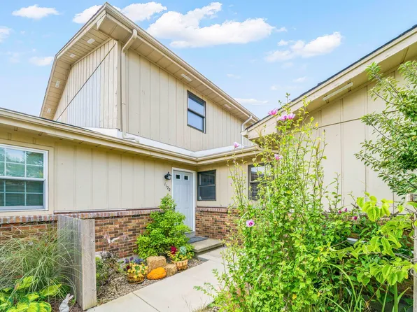 1122 E Arnold St, Sandwich, IL 60548