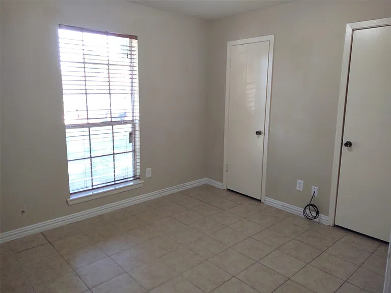2515 Heritage Colony Dr — Photo 11