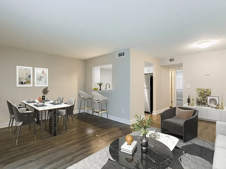 Silver Palms Apartments — Photo 11