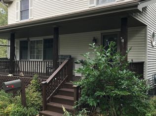 607 Singer Ave, Lemont, IL 60439