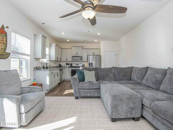 5th image of 1121 Amber Vista Ln