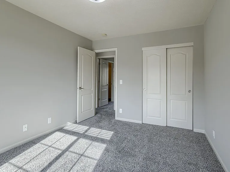 6121 S 190th Ter — Photo 15