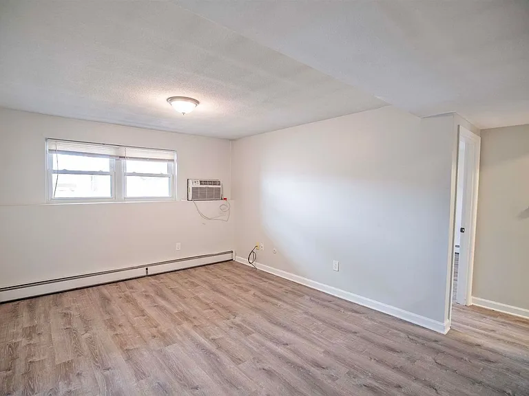 205 Main St. — Photo 7