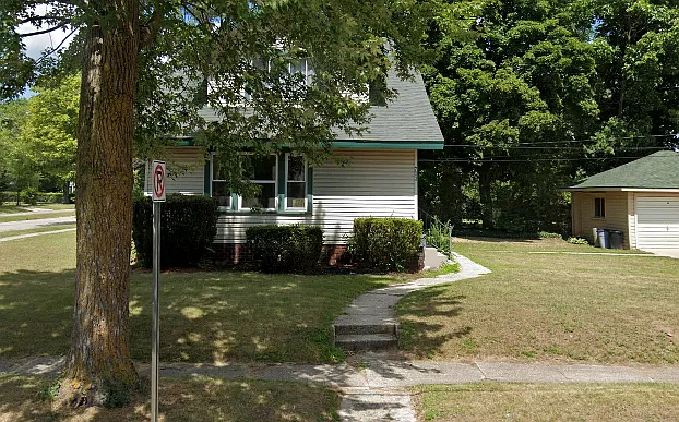 703 E Chippewa St #B — Photo 15