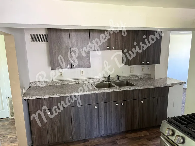 516 W Highland Ave — Photo 4