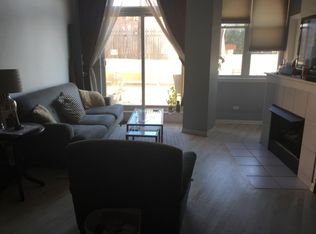1645 W School St APT 220, Chicago, IL 60657